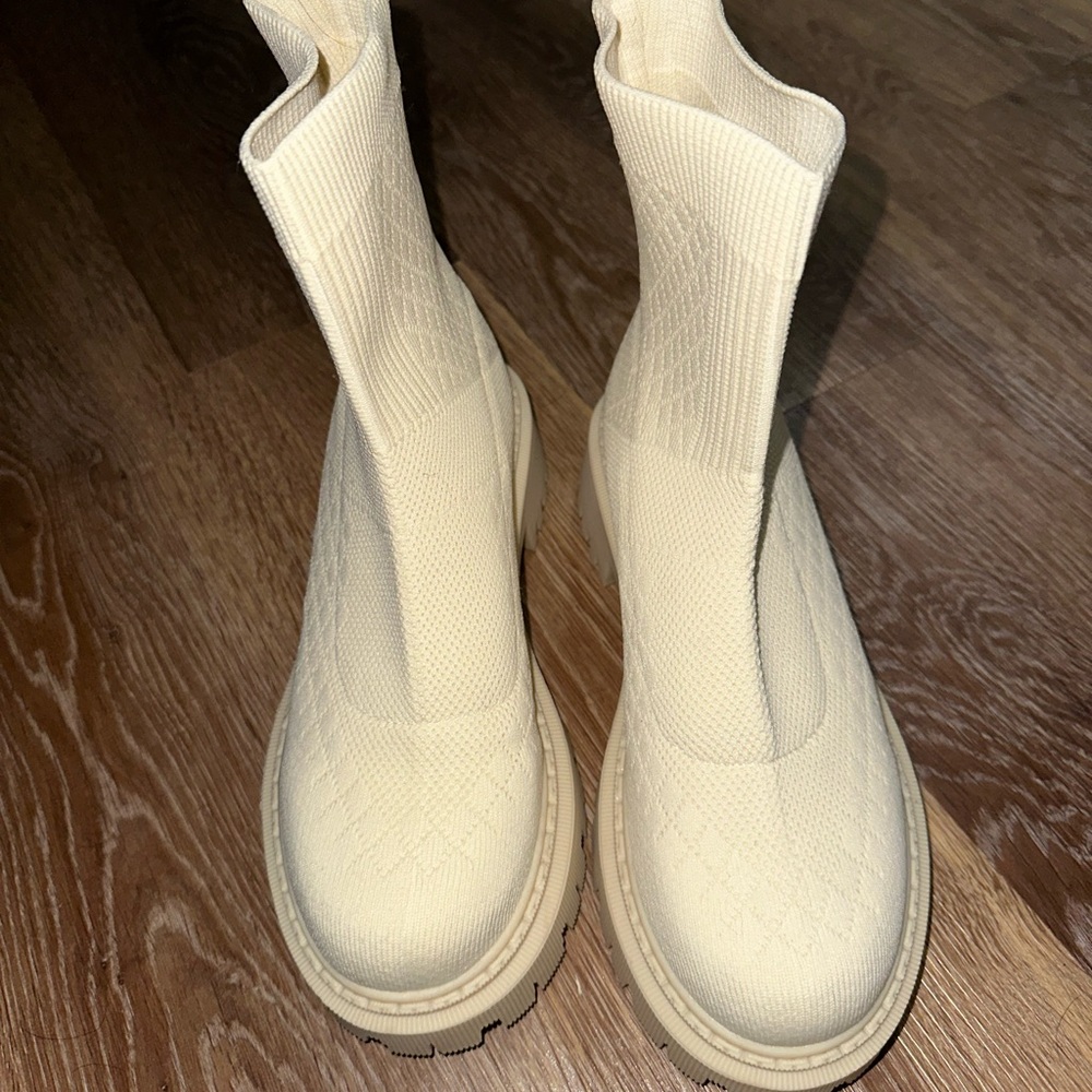Cream Knit Ankle Boots